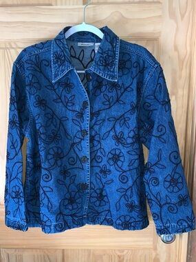 Units Blue Denim Jacket Embroidered Flowers Vines Women’s Medium 100% Cotton